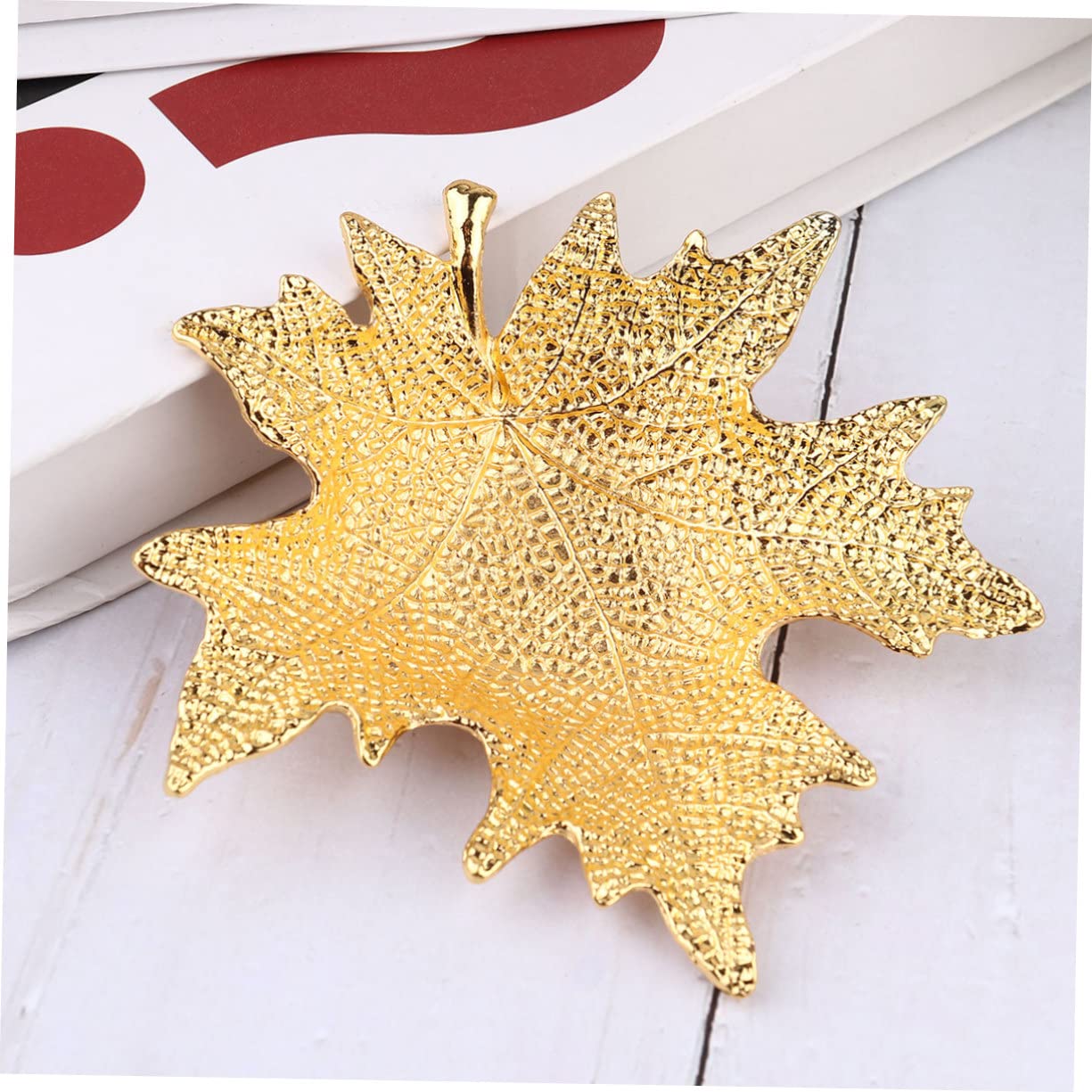 Vassoio Porta Fedi in Lega Dorata a Forma di Foglia D'acero, Organizer per Gioielli Creativo, Decorazione per Casa e Regalo di Natale