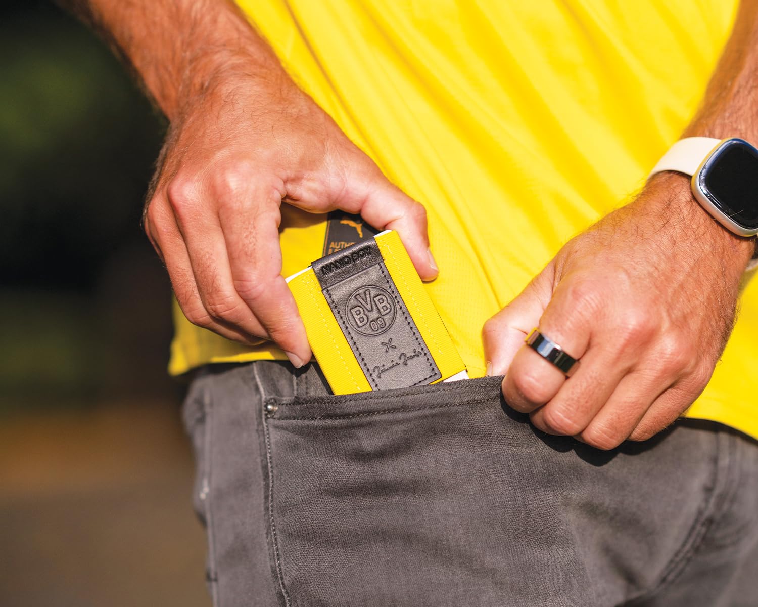 Jaimie Jacobs Borussia Dortmund X Nano Boy Mini Wallet BVB Fanartikel kleine Geldbörse aus Textil, Kartenetui für Herren und Damen (BVB Schwarzgelb)