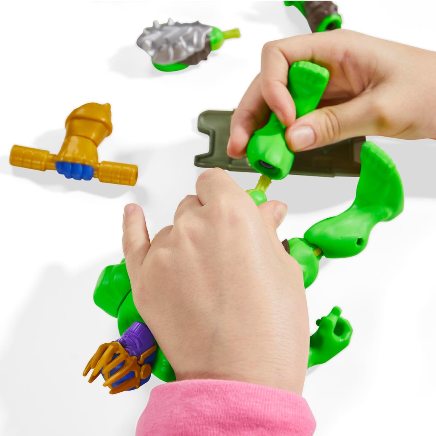 Marvel MixMashers Hulk Custom Avengers Deluxe Mix-and-Match Action Figure & Accessories, 5-Inch-Scale Super Hero Toys for Kids Ages 4+ - Image 3