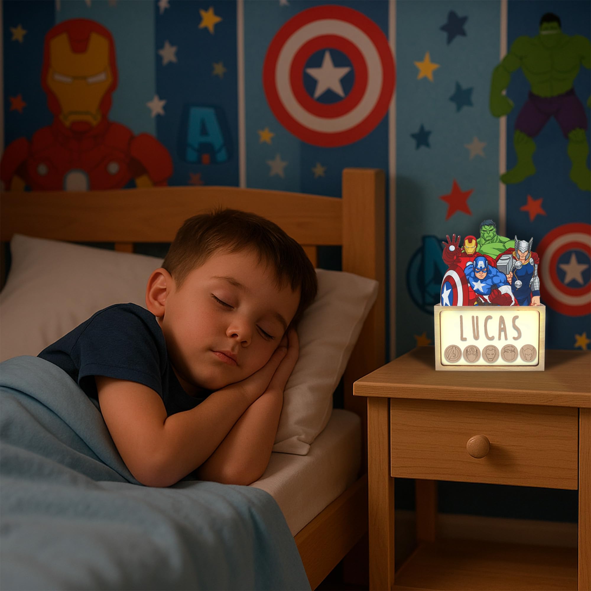 WONDEE Lampe Marvel Les Vengeurs Personnalisable, Veilleuse Enfant et Bebe Personnalisée Iron Man, Hulk, Captain America et Thor - Decoration Chambre Enfant, Disney Marvel Cadeau Garcon