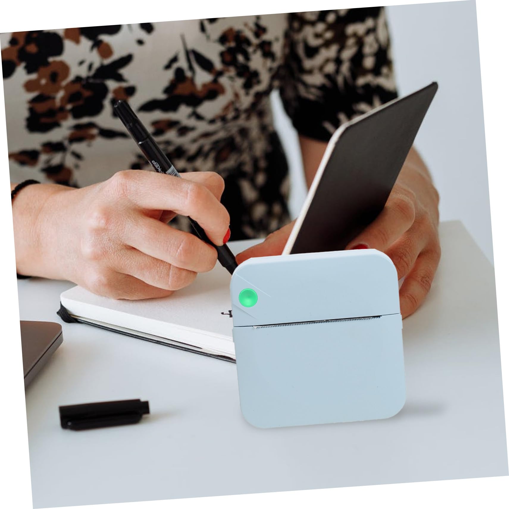iplusmile Stampante Termica Portatile Tecnologia Wireless Tascabile per Etichette Adesive 200dpi, Batteria 1000mah, Materiale Abs per Casa e Ufficio