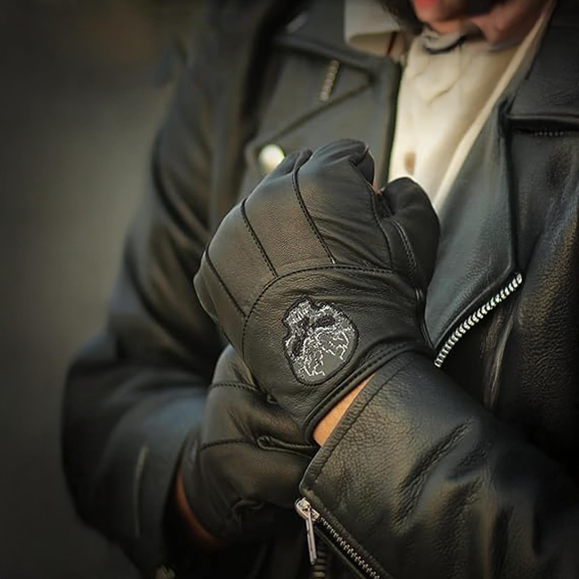 Daniel Smart - Guanti da moto in pelle con teschio riflettente e punta delle dita touch screen
