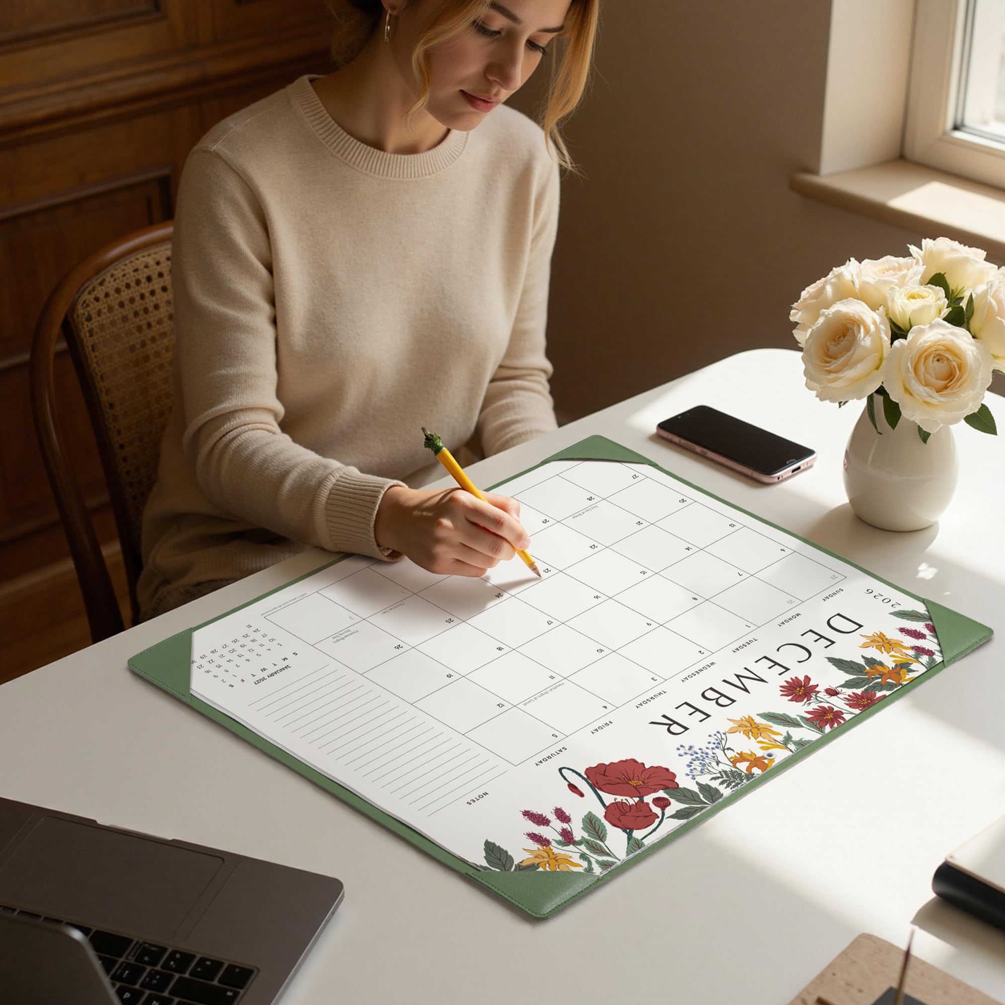 Cabbrix Calendrier de bureau 2026 avec sous-main - 55,9 x 43,2 cm - De juillet 2026 à décembre 2027 - Motif floral - Pour la maison, l'école et le bureau (vert)