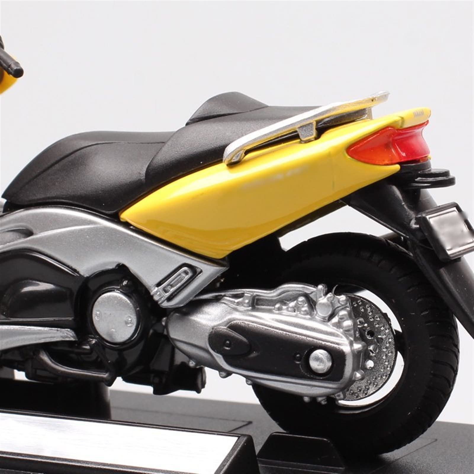 Scala 1/18 Per Yamaha XP500 Tmax 2001 Scooter Moto Modelli Diecast Bike Toys Veicolo Di Souvenir Hobby