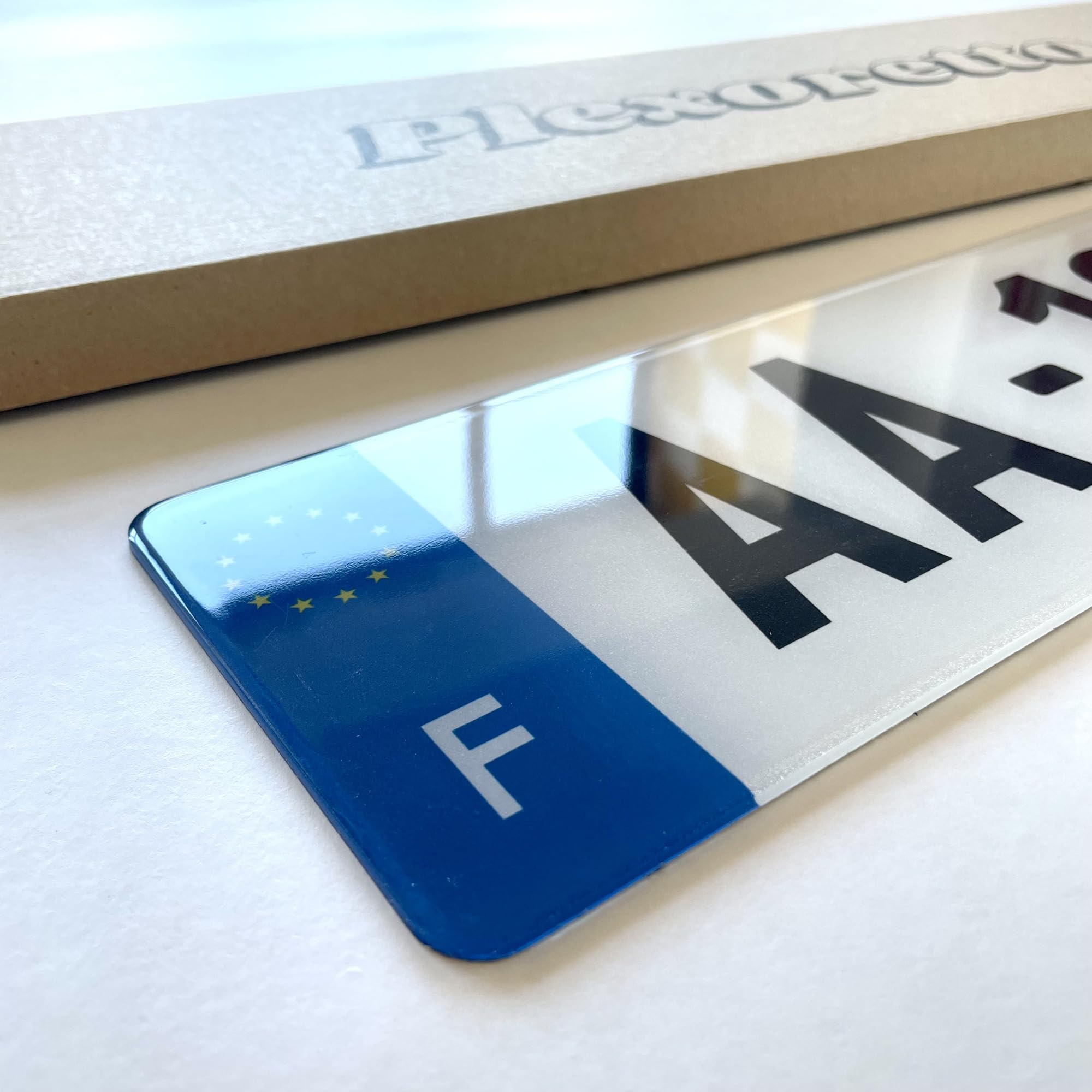 Jeu de 2 Plaques Immatriculation Auto Homologuées - 520x110 mm - Pack Avant + Arrière avec 4 Rivets Offerts - Plexiglas Haut de Gamme (PMMA) - Conformité SIV & UTAC