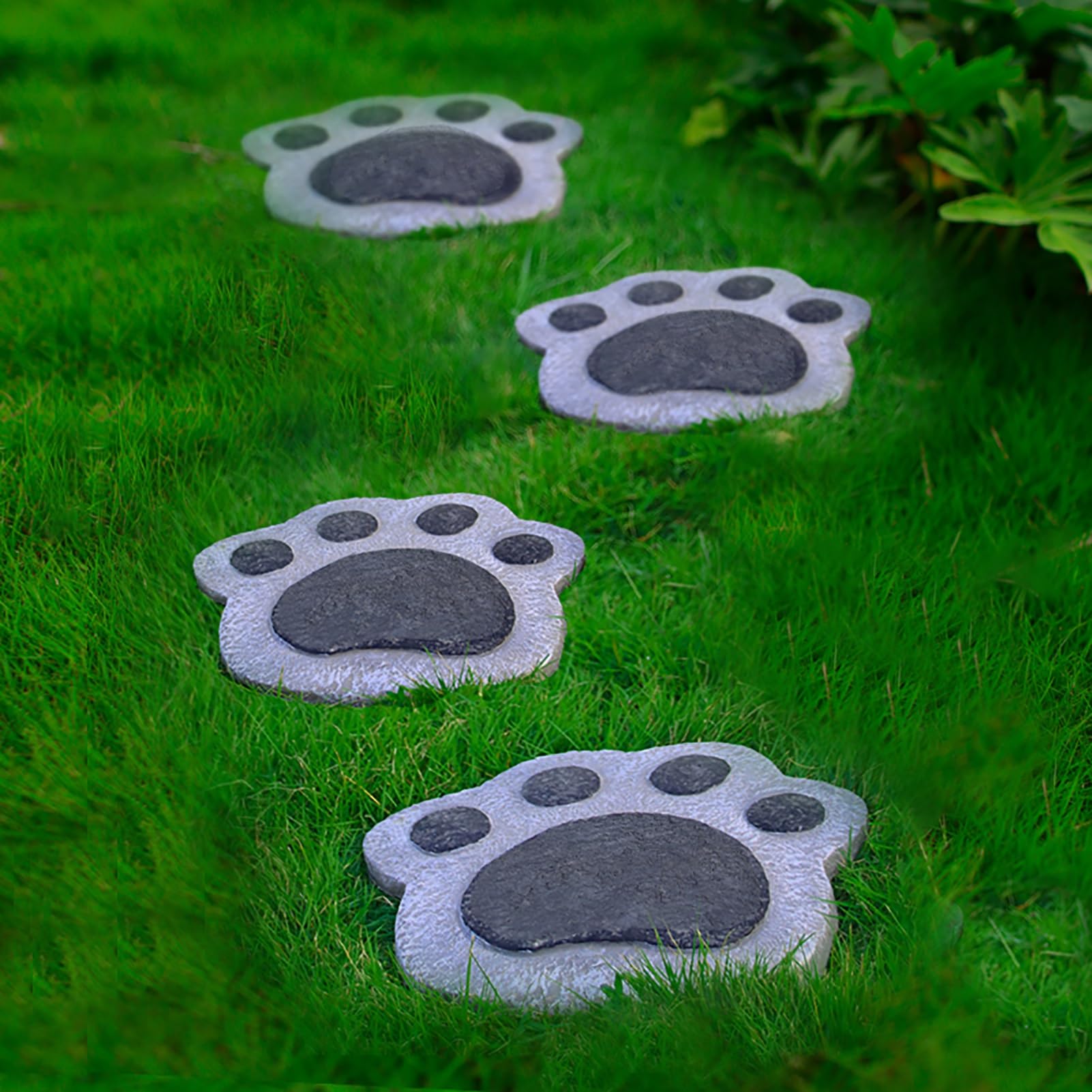 Garten Trittstein 4er Set, Bärentatzen-Design Outdoor Pflastersteine, Anti-Rutsch-Rasendekor, leicht zu reinigende Garten-Kits, 34 x 37 cm (13 3/8 x 14 5/8 Zoll)