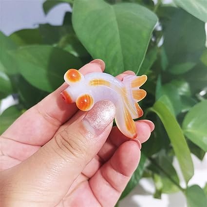 メノウの金魚の置物