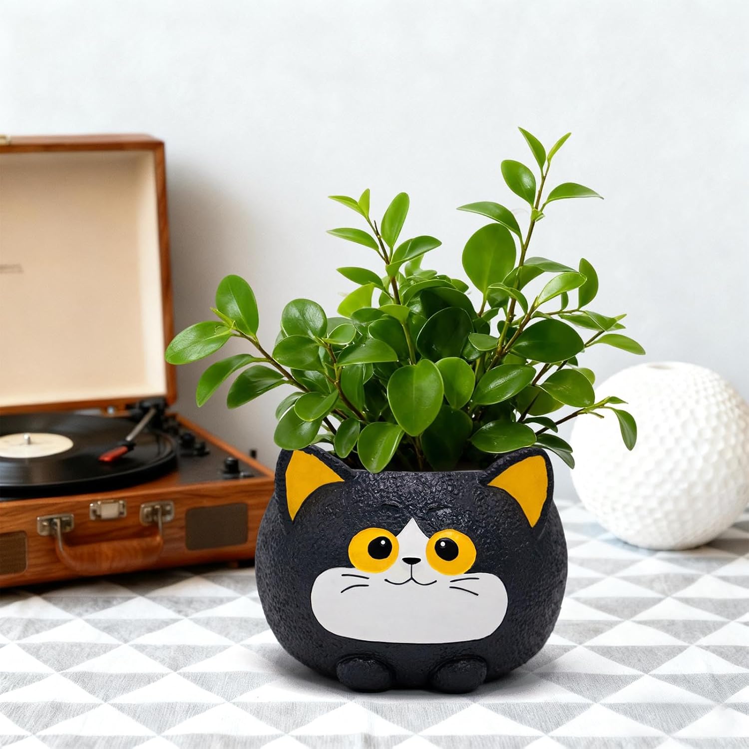 Black Cat Planter Pot - Unique Resin Succulent Planter with Drainage Hole, Funny Cat Plant Pots for Indoor Outdoor Plants, Cute Decorative Flower Pot Gift for Mother and Cat/Plant Lovers
