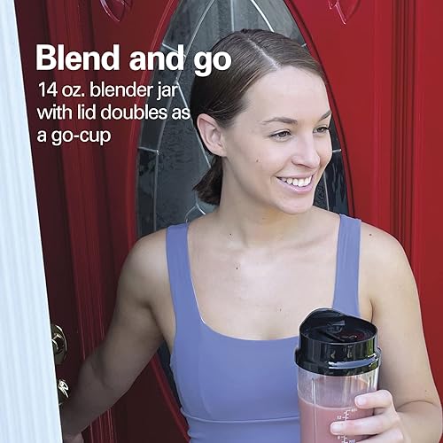 Miniatura 6 de Hamilton Beach Licuadora personal con taza de viaje y tapa de 14 onzas, color negro (51101AV) y licuadora personal Hamilton Beach para batidos y