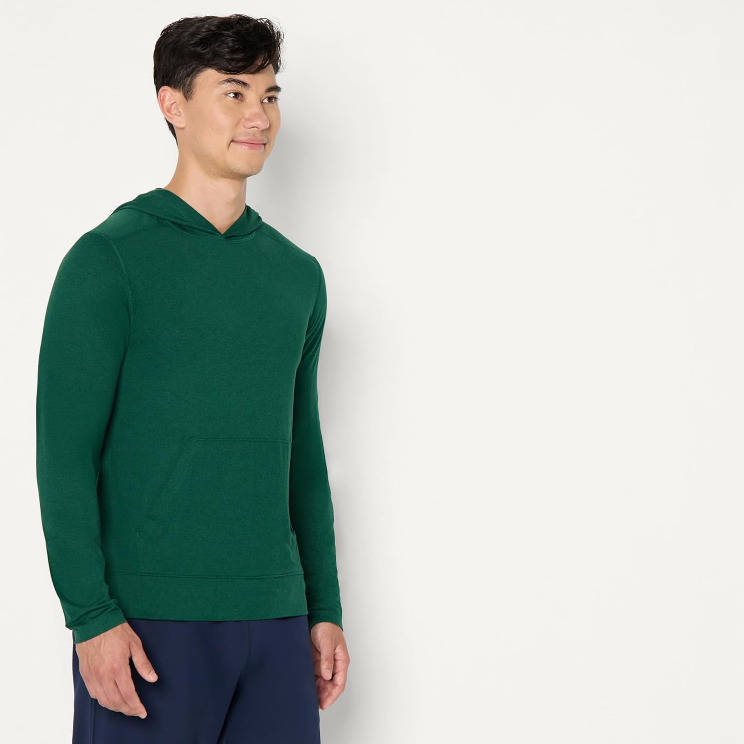 Amazon Essentials Mens Athletic Soft Performance Lightweight Gym Workout Hoodie Sweatshirt - Image 2