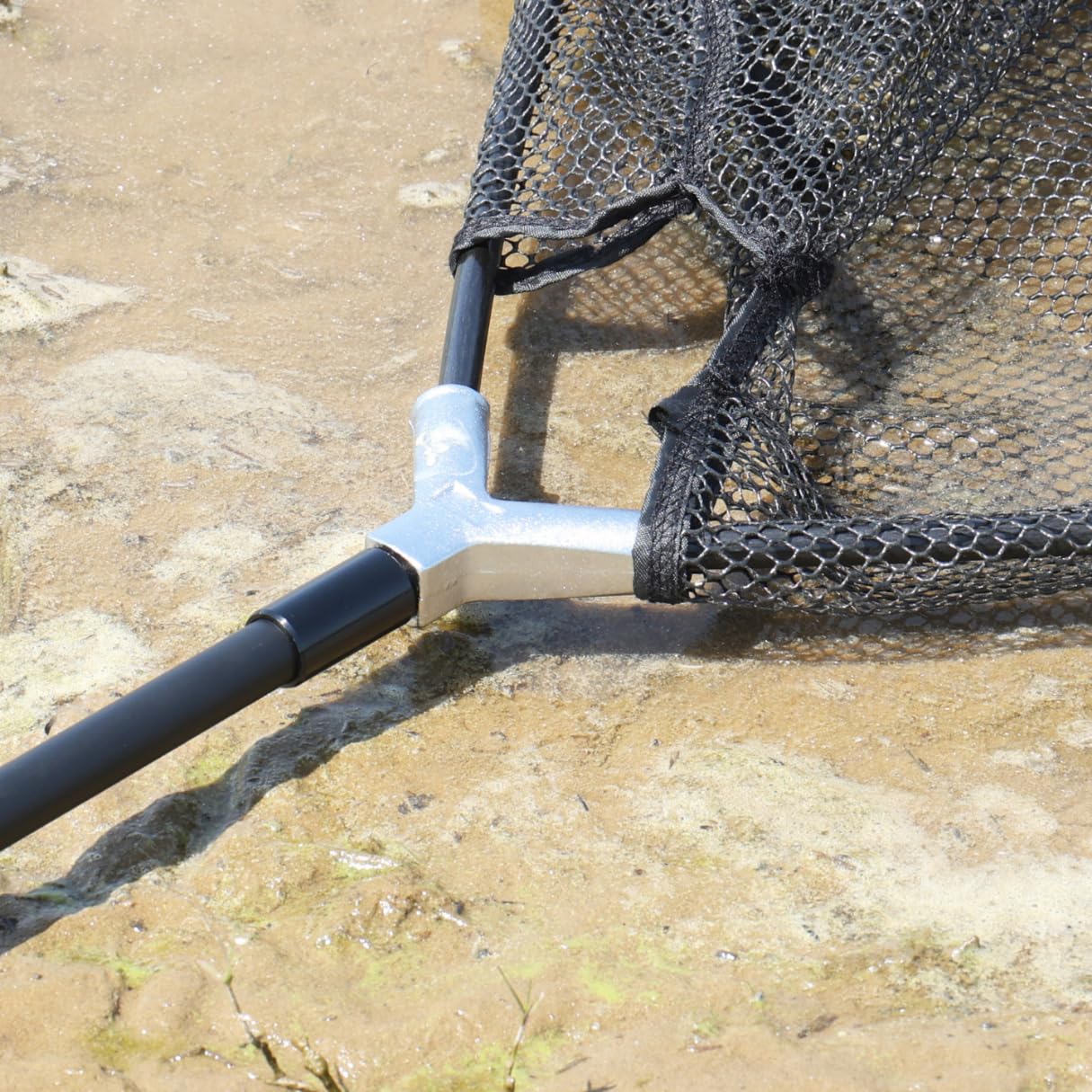 MK-Angelsport Karpfenkescher 42 Zoll – 2-teilig & gummiert – robuster Kescher für Karpfenangeln – faltbar, teleskopierbar & fischschonend – Angelkescher mit Netz für Profi & Einsteiger