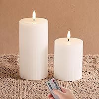 Vista 1 de Velas de pilar sin llama acanaladas blancas con control remoto, velas LED parpadeantes de cera que funcionan con pilas, juego de 2