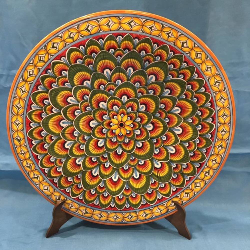 Plato de 30 cm de cerámica Ricceri pintado a mano con elegante decoro de pavo real verde