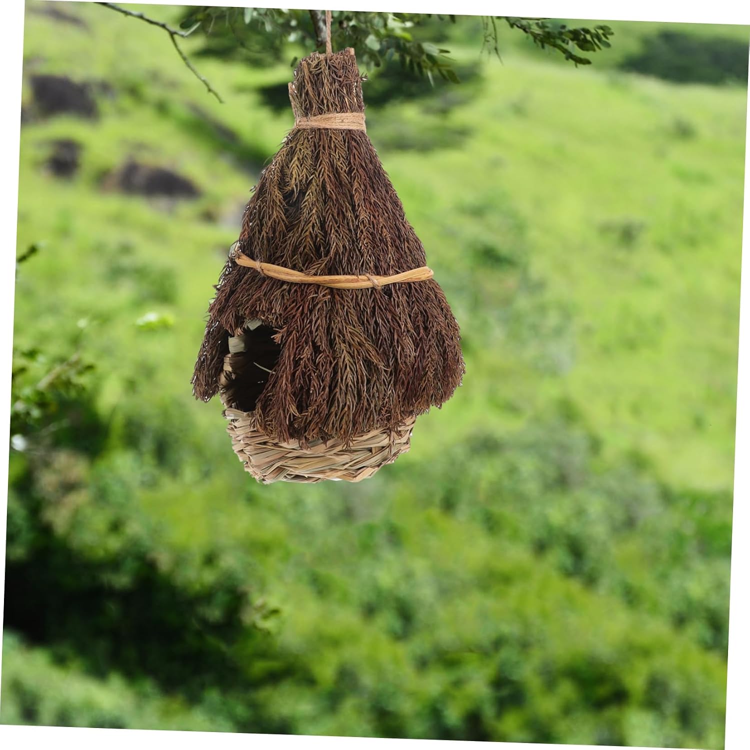 MERRYHAPY Hand Woven Grass Nest for Outside Use Rustic Garden Comfortable Roosting Pocket for Small Birds Versatile Home and Garden Use