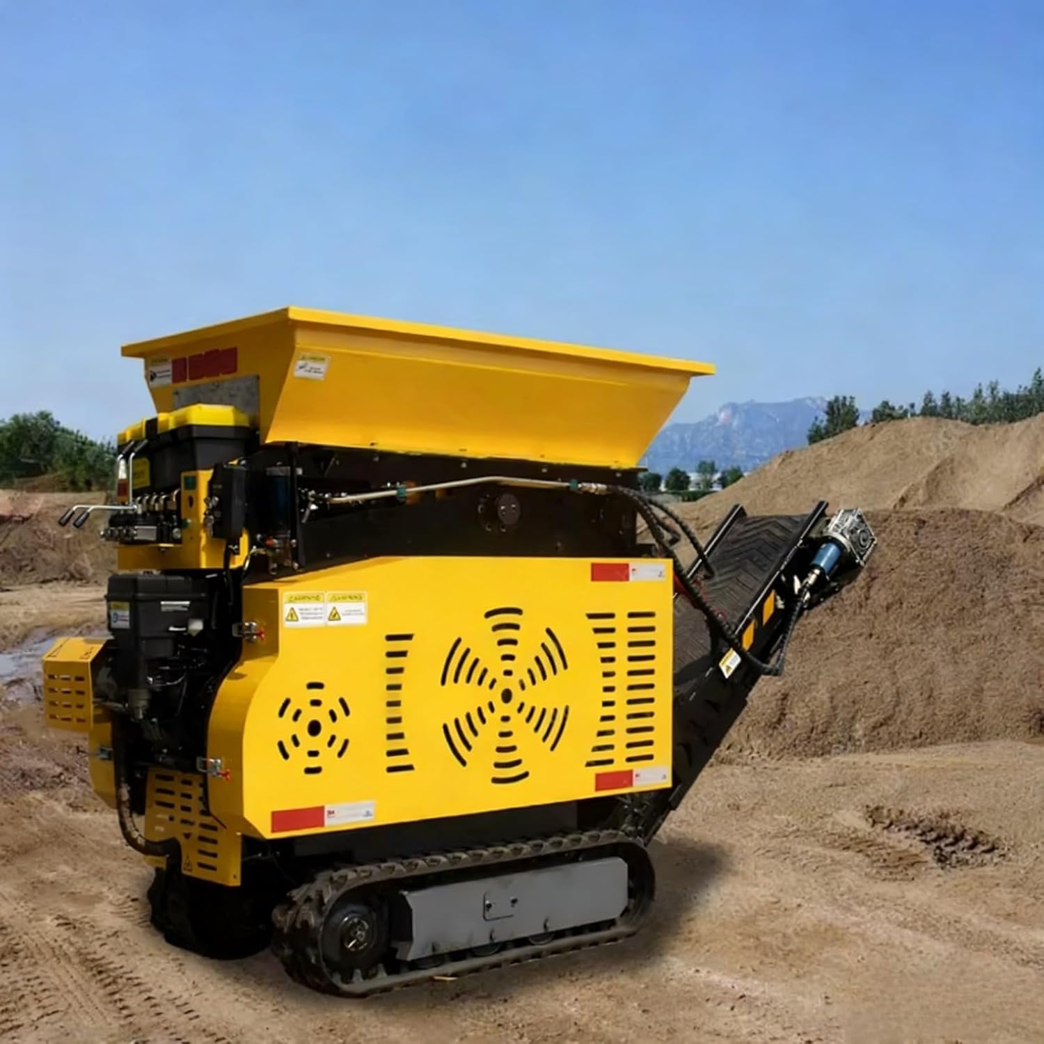Mini Track-Mounted Crusher for Efficient Crushing of Bricks, Stones, Concrete Blocks, and Quarry Materials in Space-Limited Worksites with Integrated Screening and High-Performance Diesel Power
