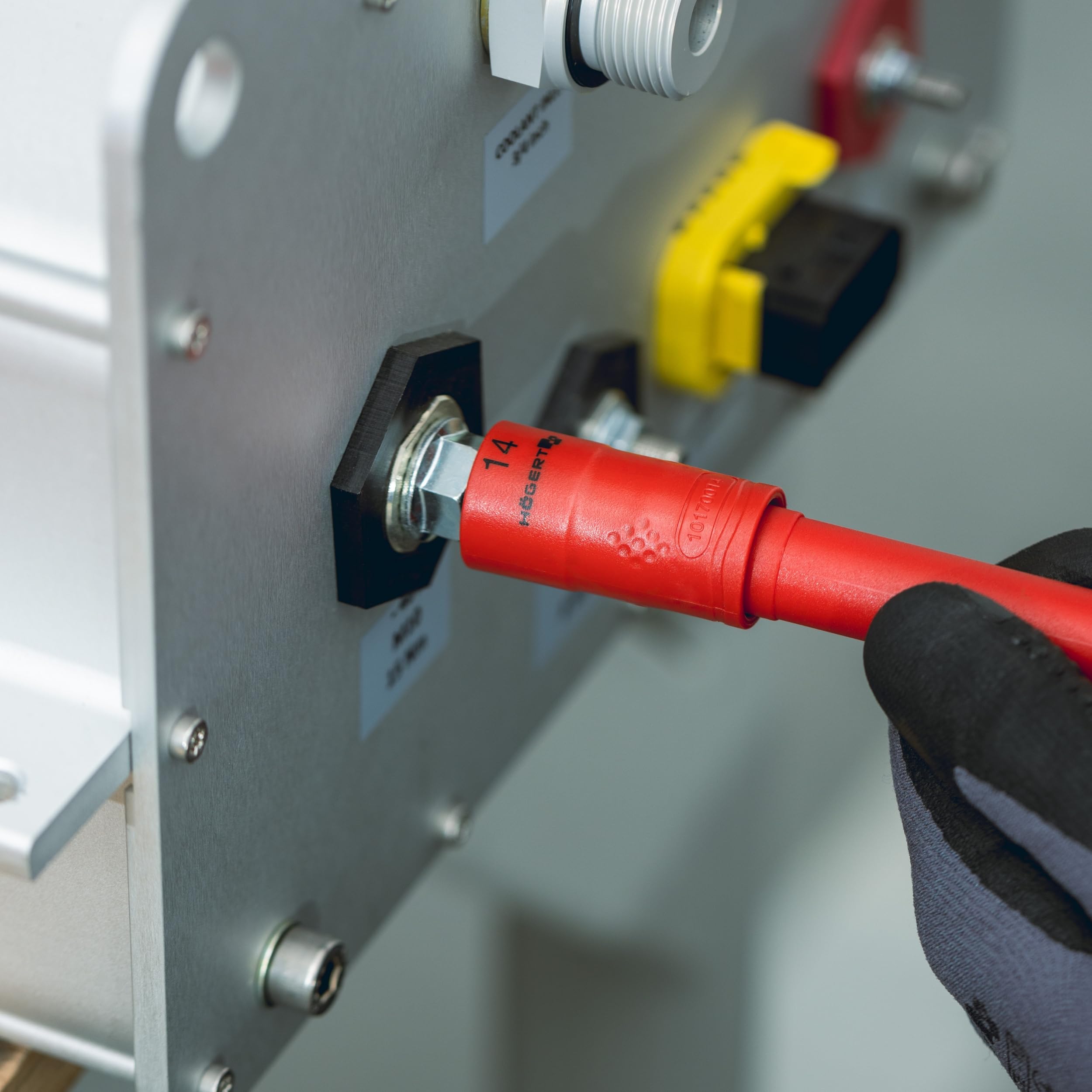 HÖGERT TECHNIK 11-częściowy zestaw izolowanych gniazd wtykowych z kluczem T 1000 V, 11-częściowy certyfikat VDE do 1000 V | 10 sztuk izolowanych kluczy nasadowych 1-3/8" i 1 klucz T z uchwytem