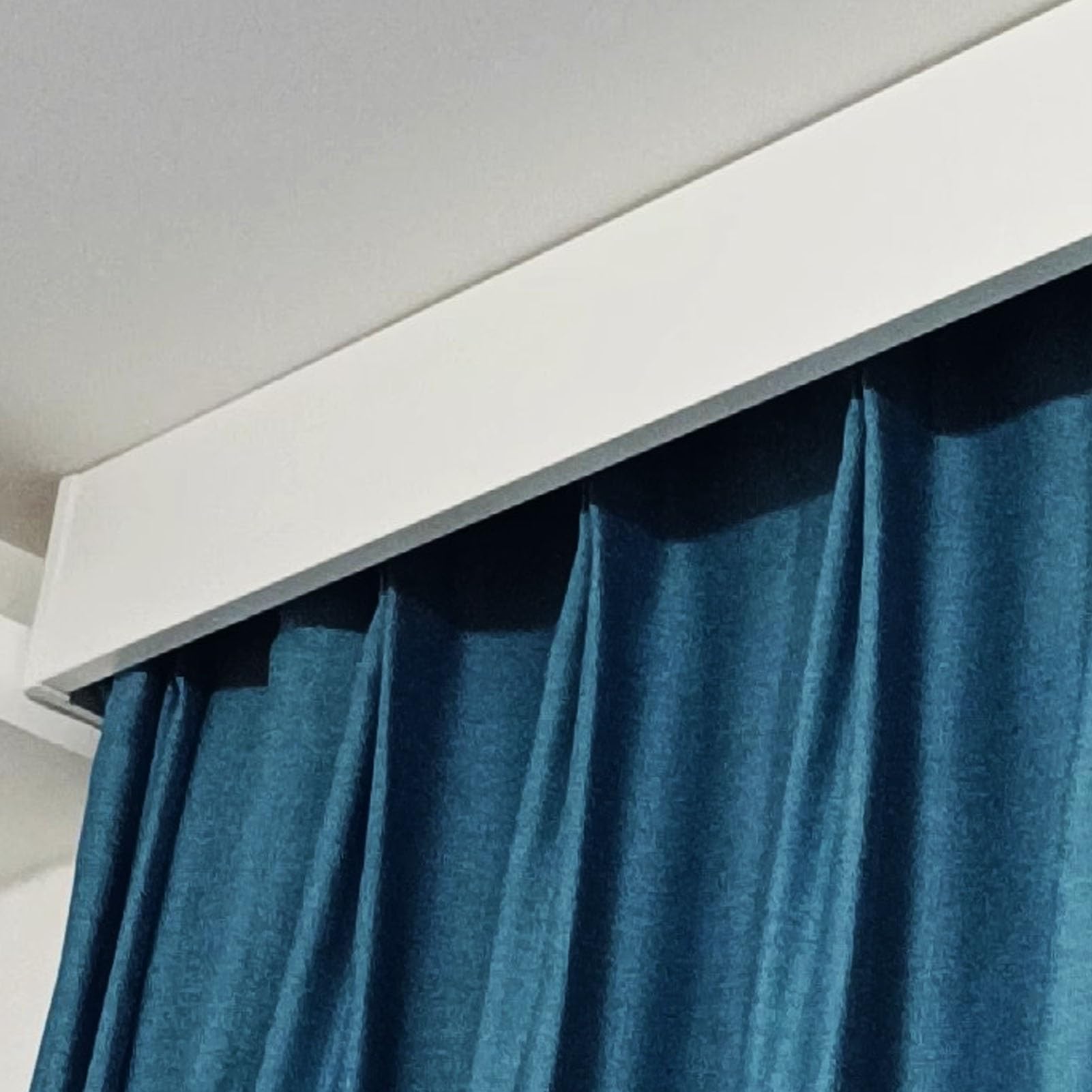 Caja opaca con riel – 290 cm (9.5 pies) de aluminio para montaje en pared/techo – Tratamiento de ventana Slish para mayor privacidad y control de luz