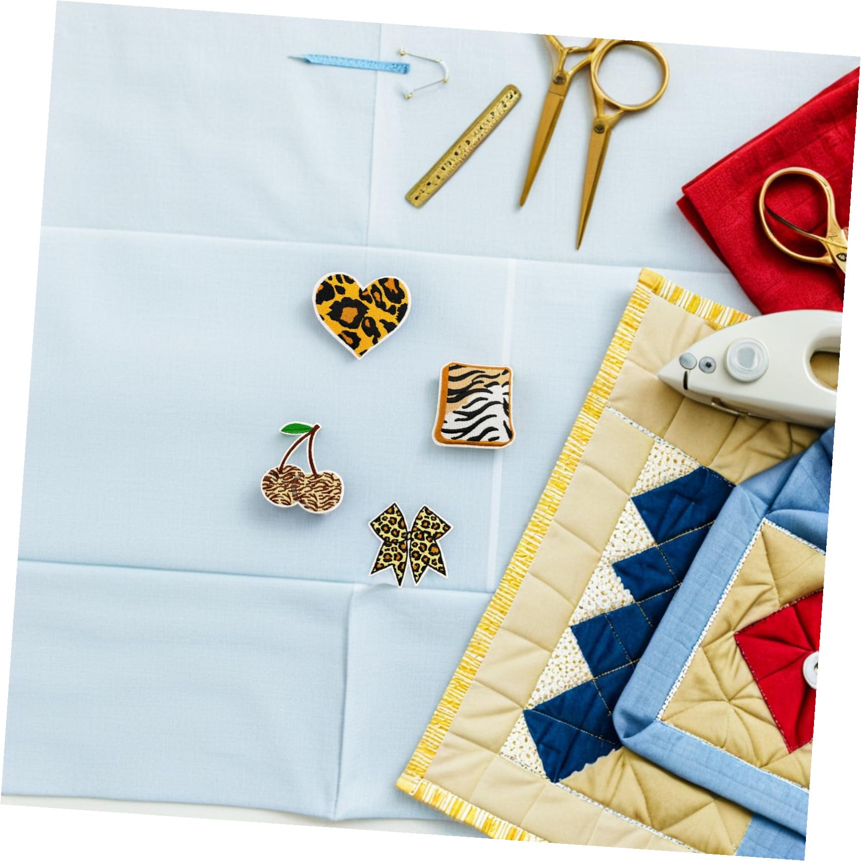 28 Parches Termoadhesivos Estampado de Leopardo, Apliques Bordados de Tela, 28 Piezas para Ropa, Chaquetas, Mochilas y Reparación, Accesorios Decorativos para Disfraces