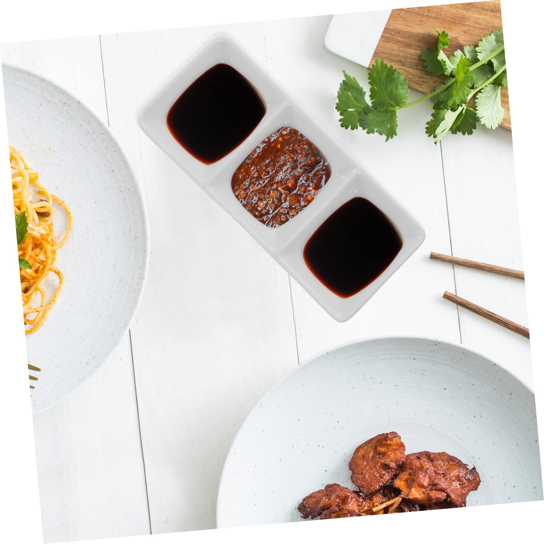 5 Stück Servierschalen aus Keramik 3-Fach Unterteilt Weiß Leicht und Portabel für Sojasauce Senf Saucen zu Hause und Restaurant | Saucen und Appetizer, Tragbar und Leicht, 3-grill Format für Haushalt und Restaurant