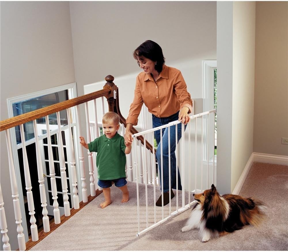 KidCo G2000 Safeway Top of Stairs Gate (White) Baby