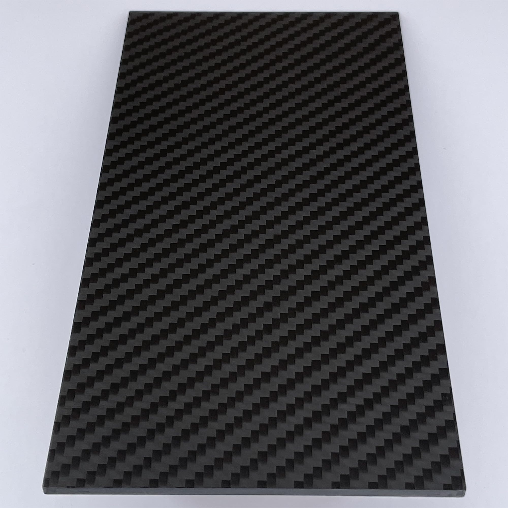 Plaque en fibre de carbone de 100 x 200 mm, épaisseur 3 mm. Feuille en fibre de carbone 3K mate. Résistante et grande dureté, pour découpe CNC. Plaque en fibre de carbone de 100mm x 200mm