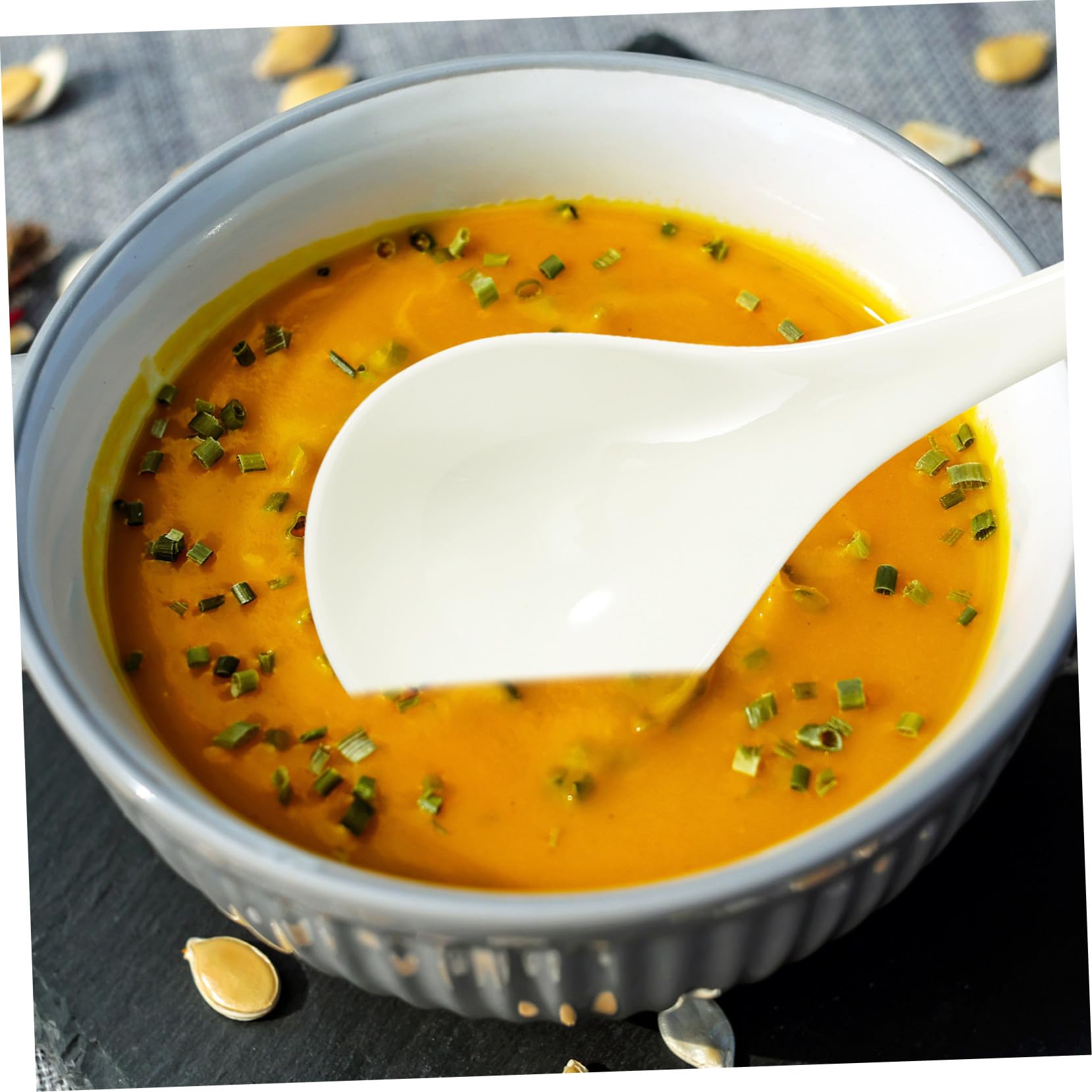 Toyvian Cuillères à Soupe Manche Long et Épais Lot de 2 en Céramique Blanche Résistantes aux Rayures, pour Restaurants et Hôtels