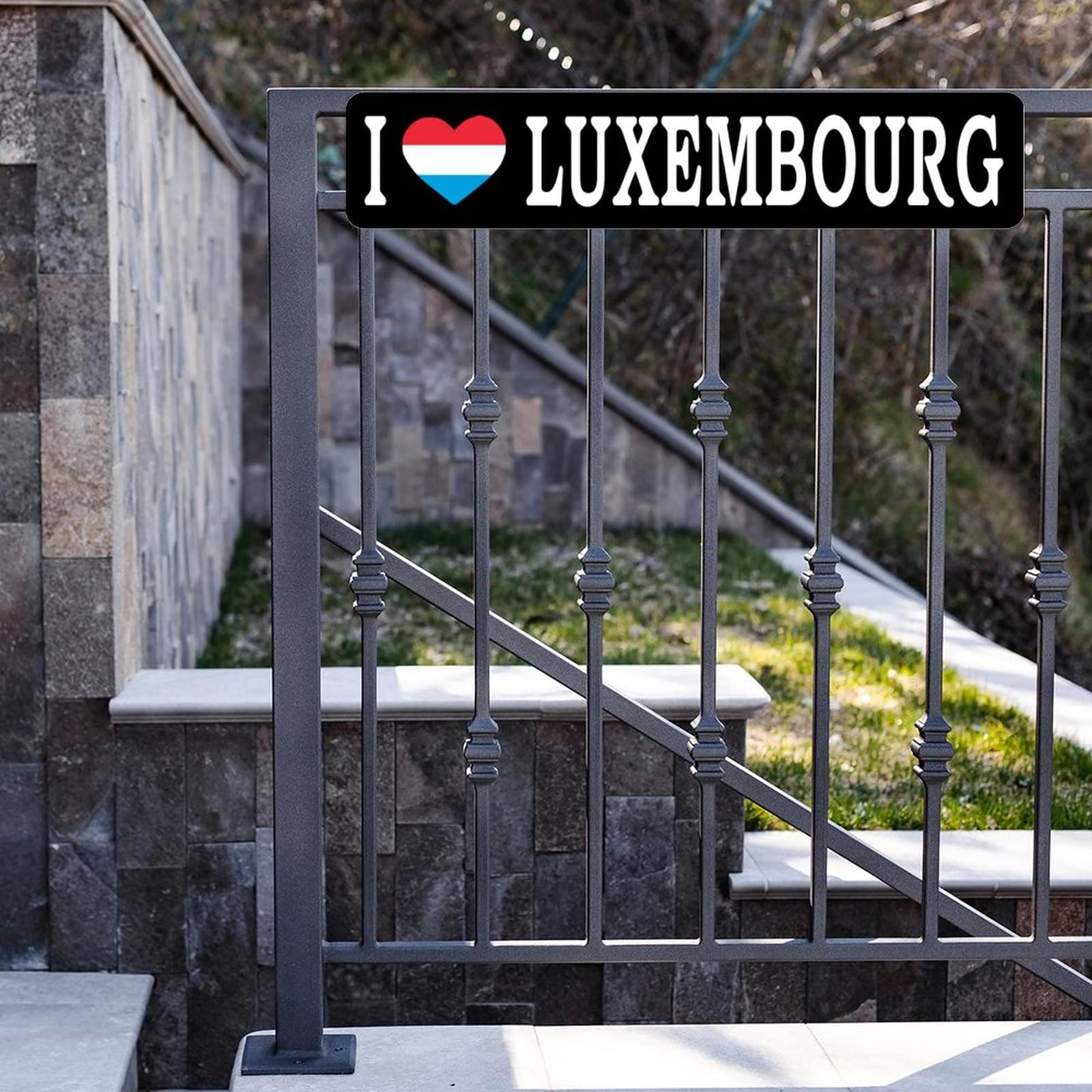 Plaque Métal Ronde Luxembourg Drapeau – 23 Cm – Décoration Murale Vintage – Souvenir Idéal