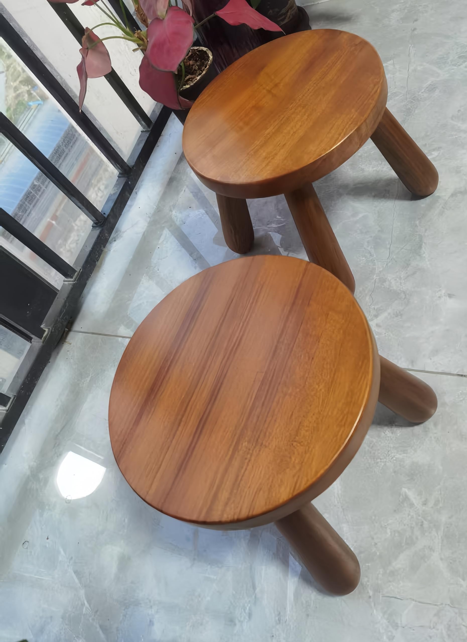 Tabourets bas en bois massif de camphre avec assemblage traditionnel en tenon et mortaise
