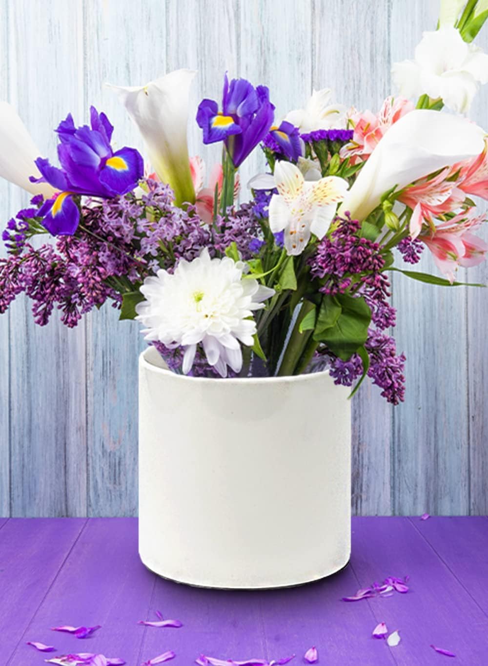 Serene Spaces Living Glossy White Ceramic Cylinder Vase, Contemporary Floral Container, Planter Pot, Mini Centerpiece for Wedding, Party, Event, Office, Home Decor, 4" Diameter & 4" Tall, Set of 12