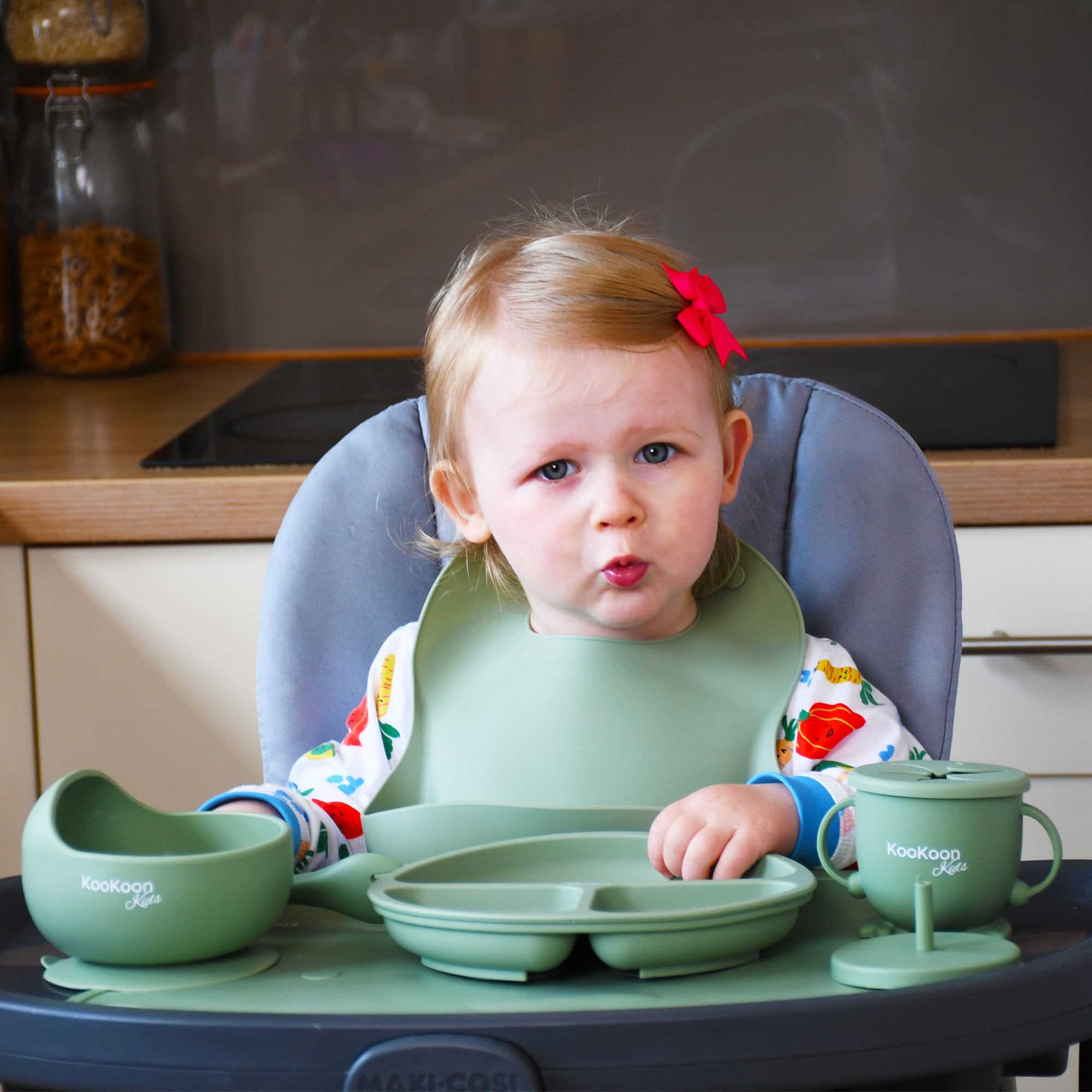 Assiette à Ventouse En Silicone Pour Bébé Avec 4 Cuillères - Divisée, Fixation à La Table, Pratique Pour L'alimentation Autonome