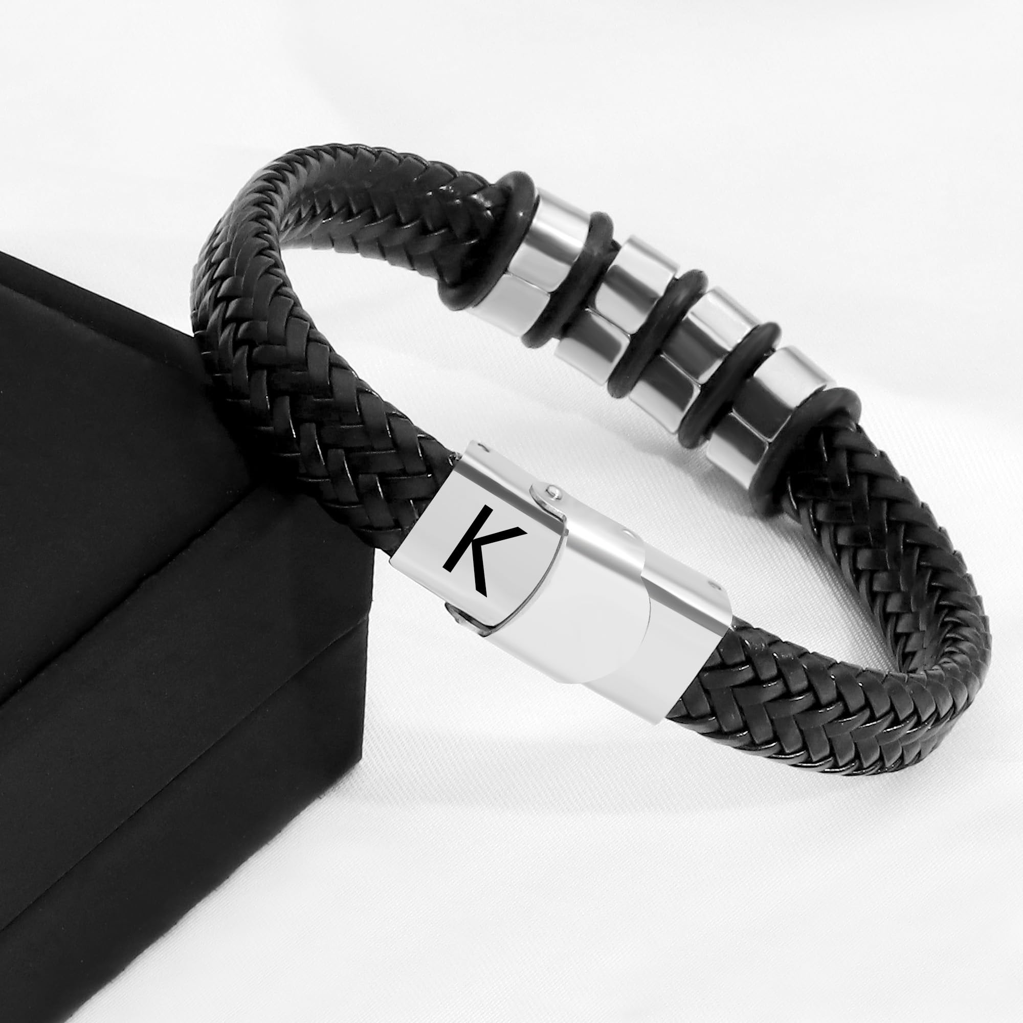 SAMINO Cuoio Nero 26 Bracciale Iniziale Per Il Mio Uomo Acciaio Inossidabile A-Z Lettera Charm Bracciale Intrecciato Per I Regali A Lui