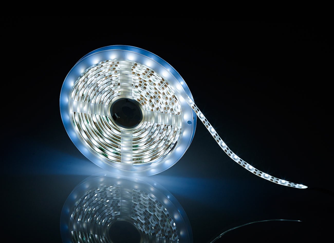 Lunartec Solar Lichtleiste: 2er-Set Solar-LED-Streifen mit 180 tageslichtweißen LEDs, IP65 (Lichterkette wetterfest, Lichtleiste Outdoor)