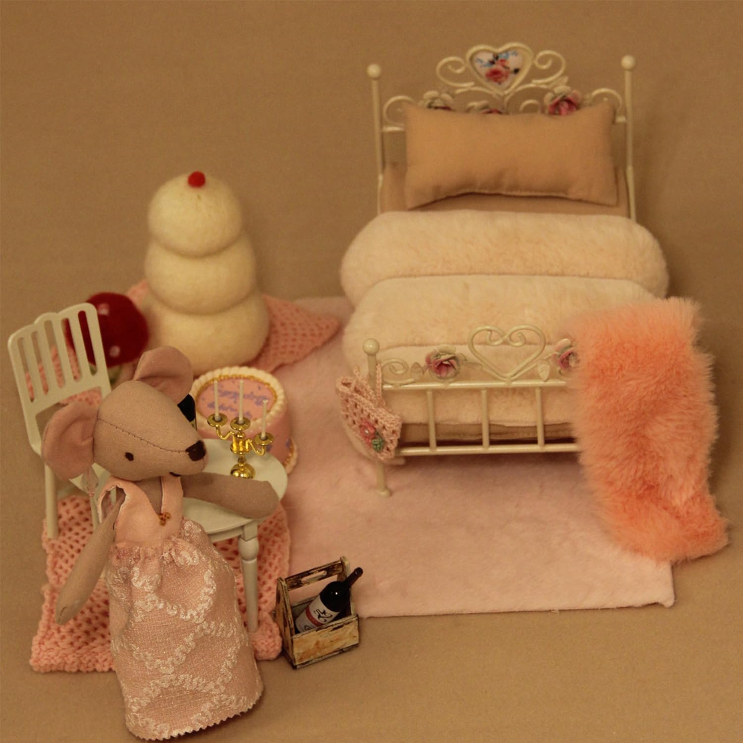 1:12 Dollhouse Furniture Bed, 1 Set Miniature White Hand Floral Engravings Iron Bed with Removable Bedding and Pillow, Miniature Furniture Gift for Dollhouse Lovers and Collectors - Image 7