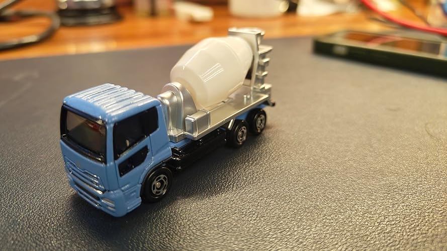 Takara Tomy) Tomy 1 X Nissan Diesel Quon Cement Mixer, Metal