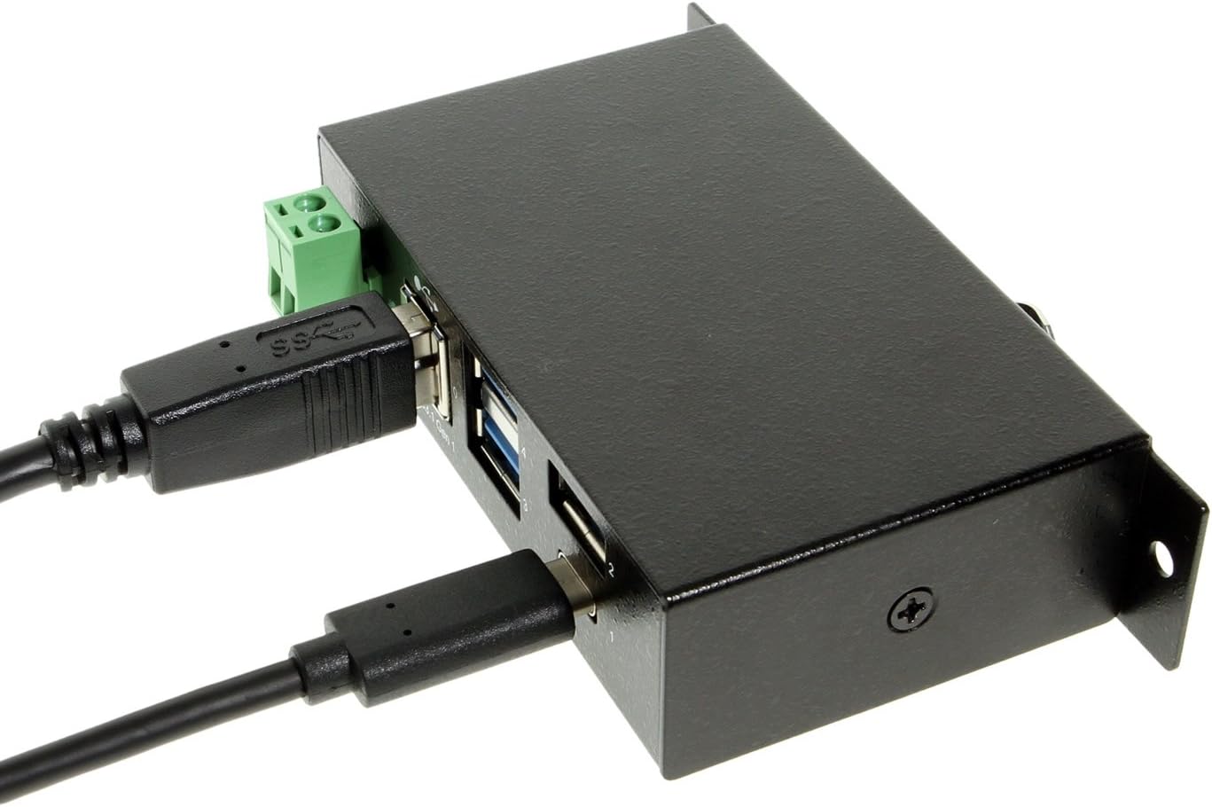 Connecting both upstream and downstream cables to the hub