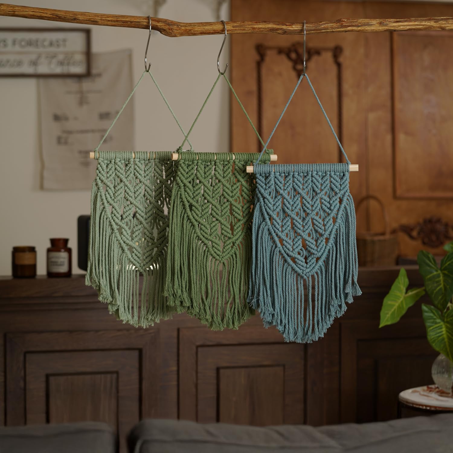 Nashibowu Small Macrame Wall Hanging Decor Boho Tapestry for Bedroom Living Room Dorm Nursery and Office, Cute Aesthetic Wall Art for Small Spaces for Teen Girls and Home Decor (Green, 16 * 10 Inch)