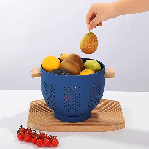 Miniatura 5 de Colador de metal con mango de madera, acero recubierto de polvo de 5.5 cuartos de galón, base estable grande de colador de cocina, (azul profundo,