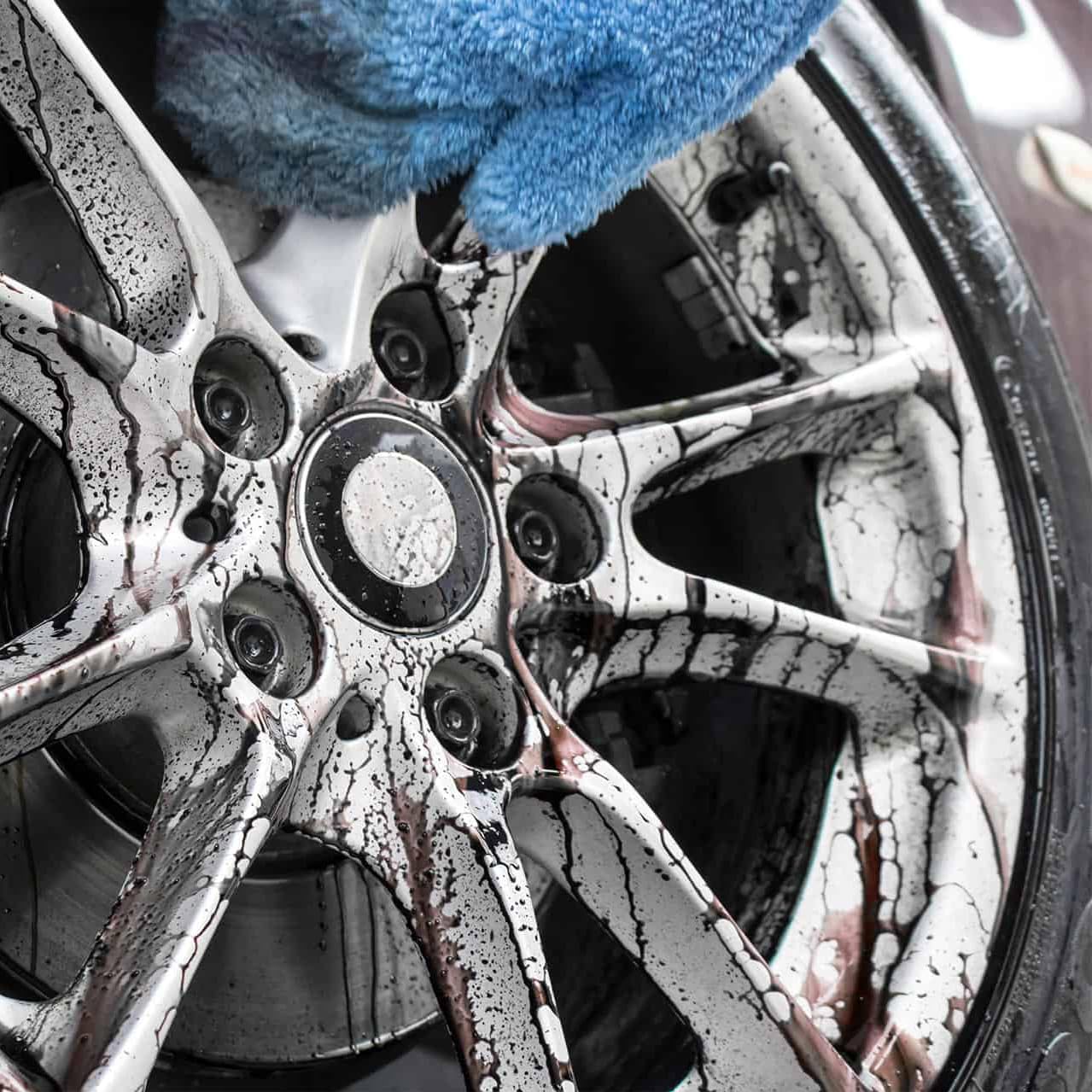 Pulisci Cerchioni Auto Car-Tech 2BM | Detergente e Sgrassante, Elimina Sporco e Residui Ferrosi da Cerchi in Lega/Acciaio e Carrozzeria | Pulitore Cerchioni Car Rim Cleaner Tanica 5 l