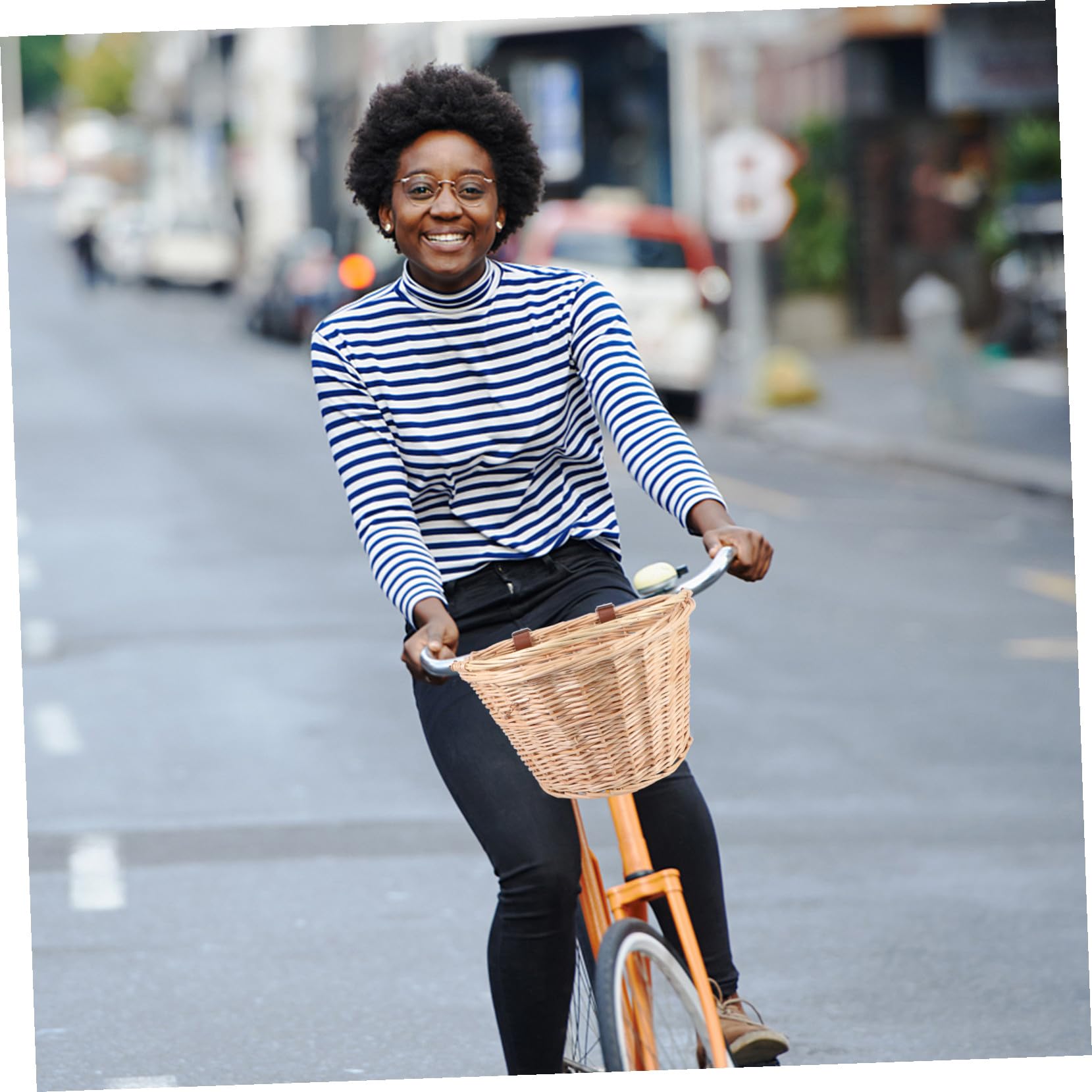 Gatuida Cesta de Mimbre para Bicicleta con Asa Color Caqui Cesta Delantera de Ratán Superficie Lisa y Cómoda Color Aleatorio para Almacenamiento y Ciclismo al Aire Libre