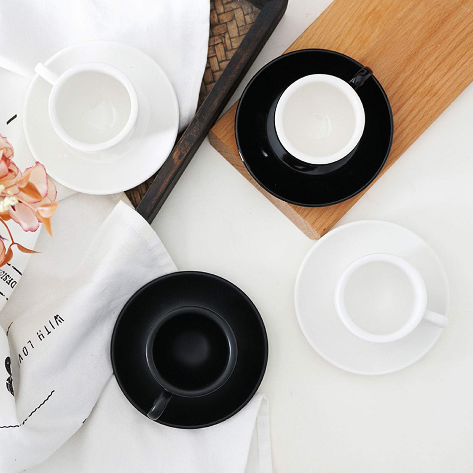 Kubki 3 uncje filiżanek zestaw 4 z pasującymi spodkami Premium porcelanowe włoskie kubki Caffè, turecka filiżanka kawy, prezent
