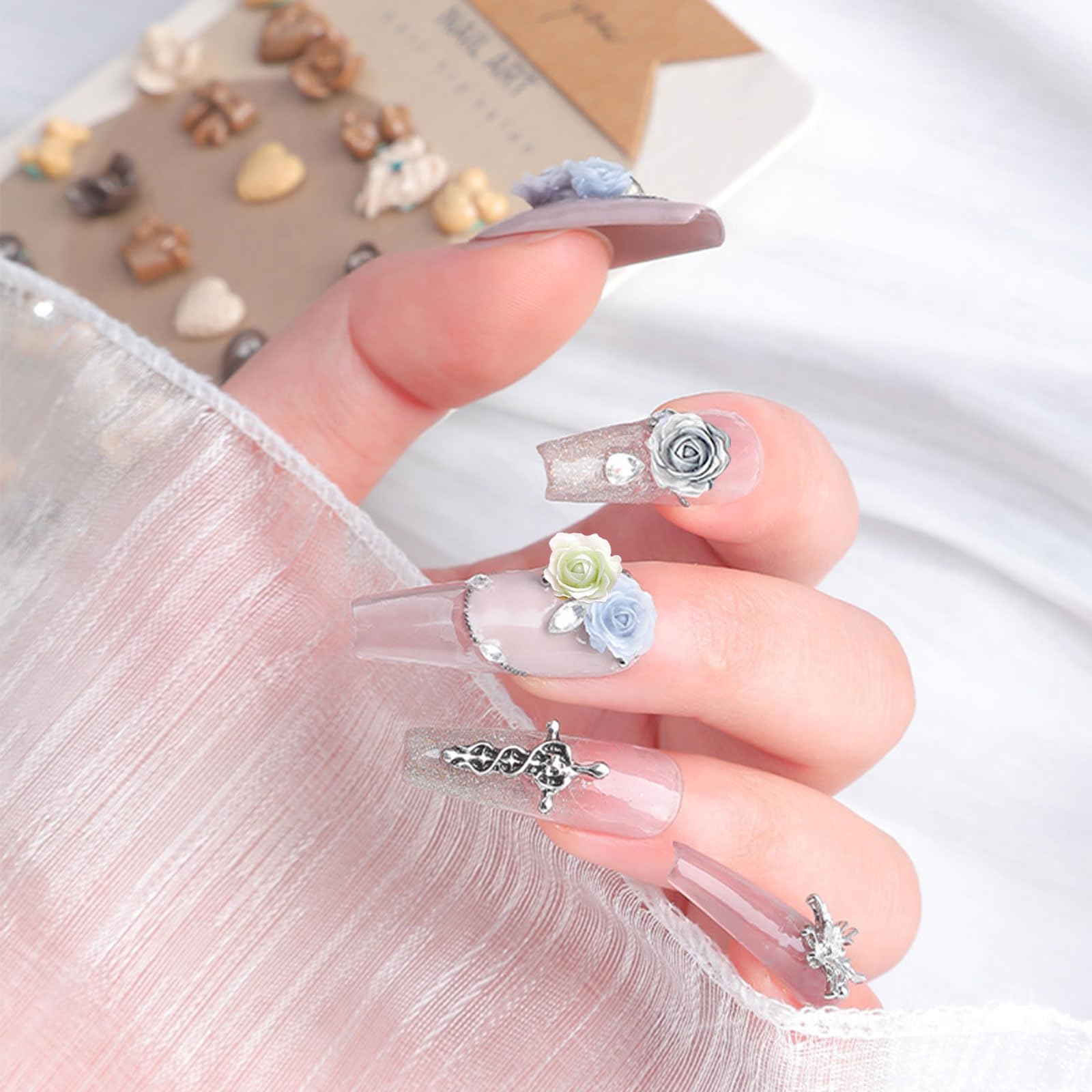 Amazon | ネイルパーツ ローズ 200個セット バラ 花 3D 立体 薔薇