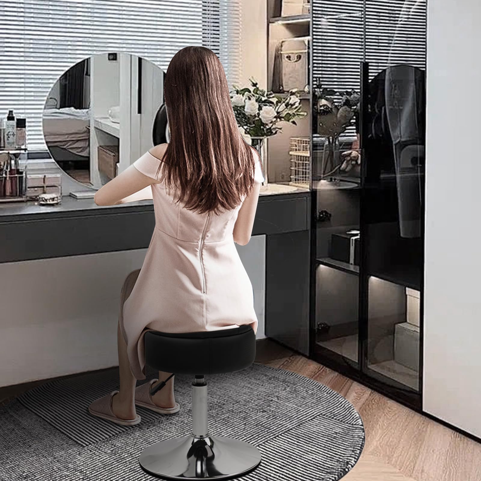 Klasika Tabouret de Coiffeuse avec Rangement, Pivotant à 360° Réglable en Hauteur Tabourets Chaise de Maquillage Rembourré, Rond Vanité Siège pour Chambre à Coucher, Salon, Noir