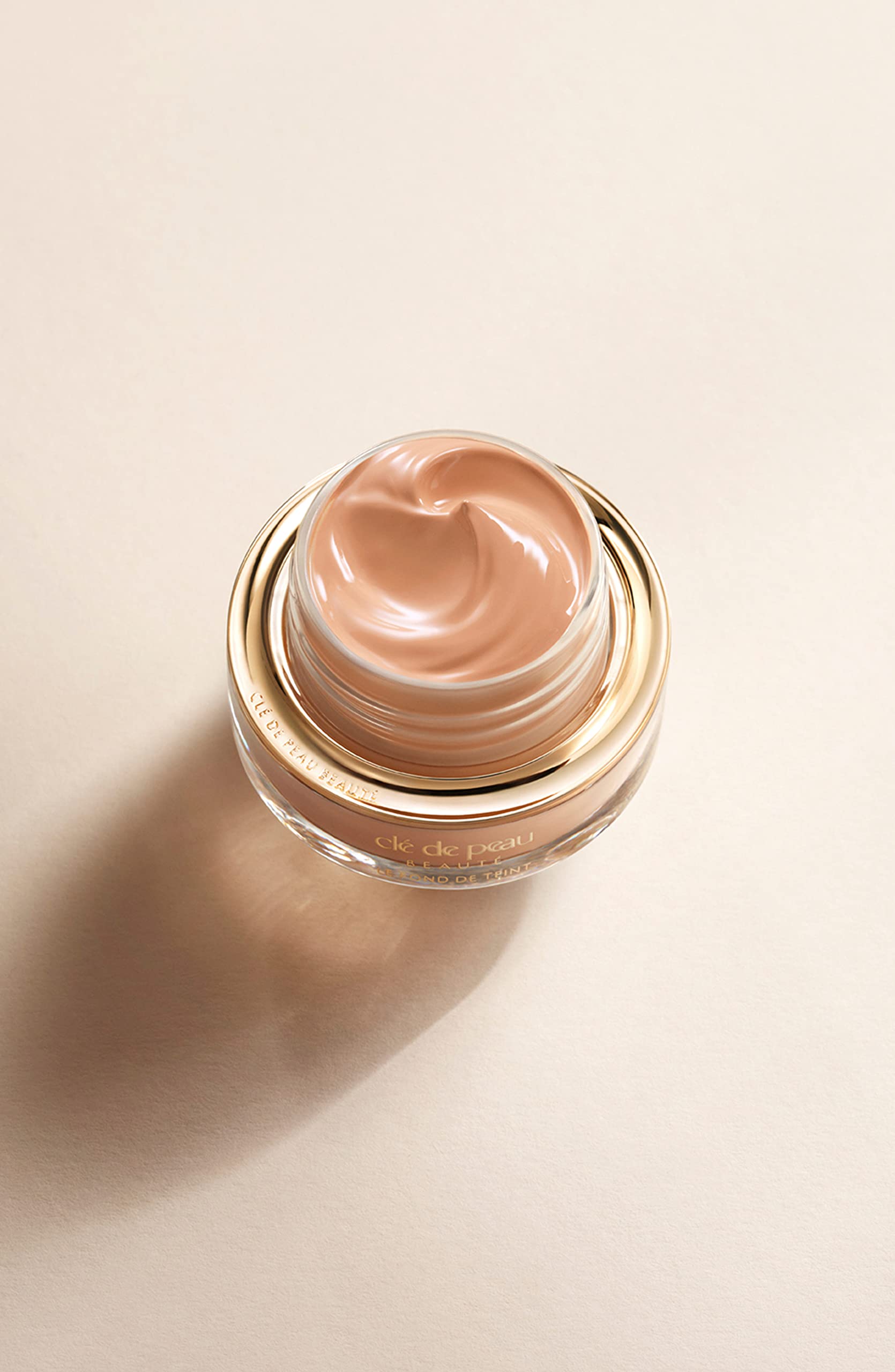 Cl%C3%A9 Peau Beaut%C3%A9 Foundation Light