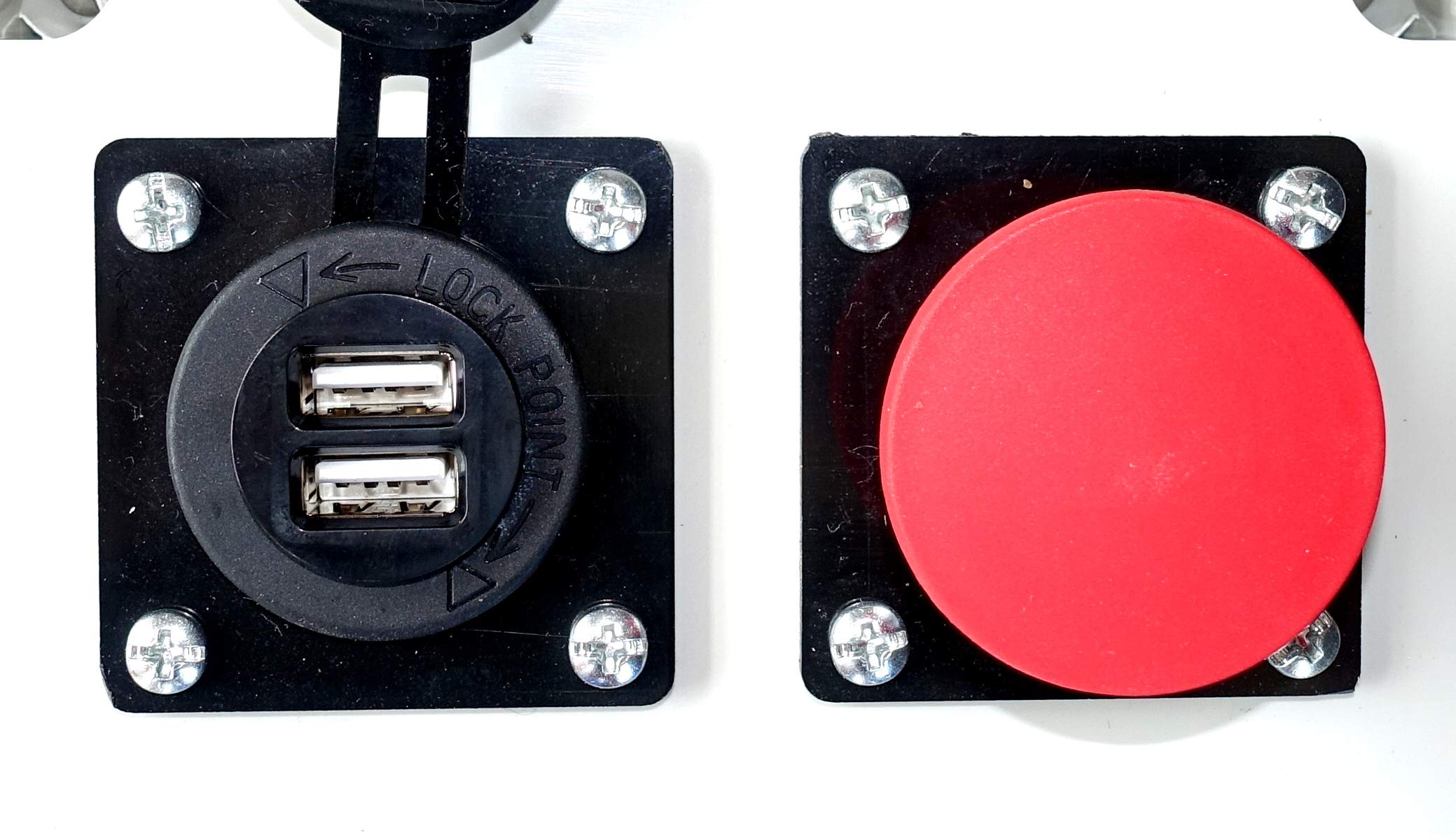 Carré Rouge - Scatola di distribuzione monofase su prese 230 V - 1 uscita USB - Assemblato e cablato, 6 moduli - Fabbricazione francese - 40 x 13,6 x 10,5 cm