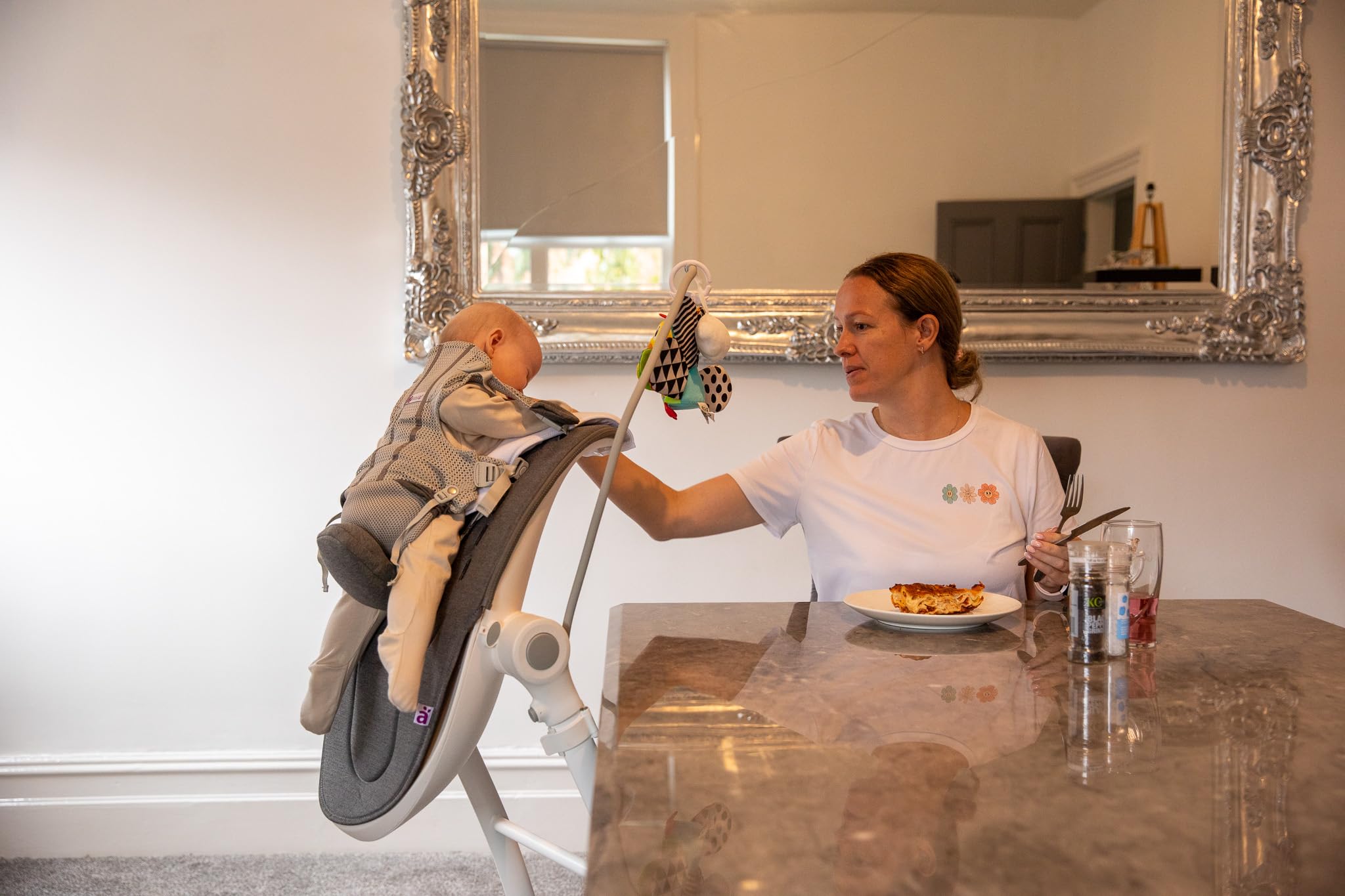 Seggiolino Antireflusso per Neonati | Sedia Upright per Reflusso e Coliche | Dalla Nascita ai 3 Anni | Seduta Regolabile a 70° Convertibile in Seggiolone