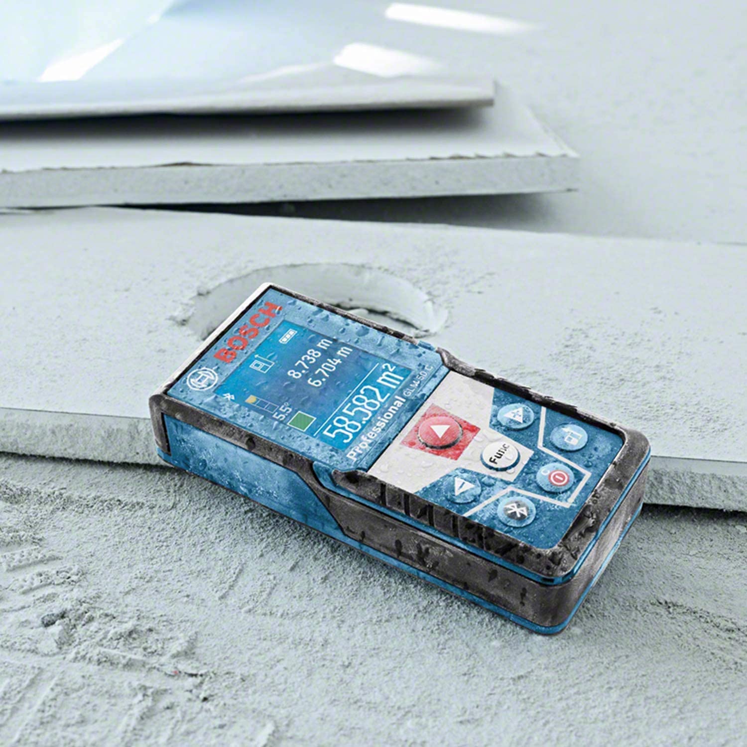 Bosch Professional Laser Entfernungsmesser GLM 50C (Bluetooth Datentransfer, Neigungssensor, 360°, Messung: 0,05-50m, 2 Batterien 1,5V, Schutzhülle) - Amazon Exclusive