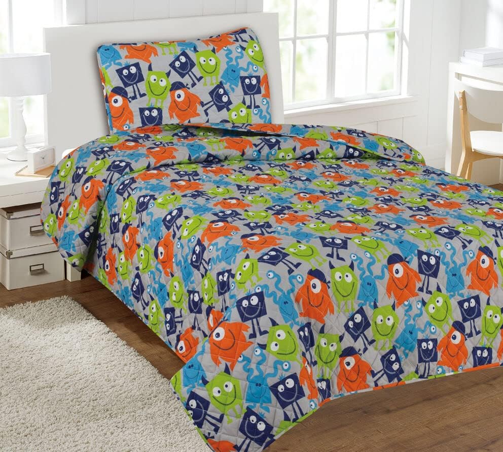 Twin Size Kids Bedding Quilt - Boys & Girls Printed Covers (Monster Mash)
