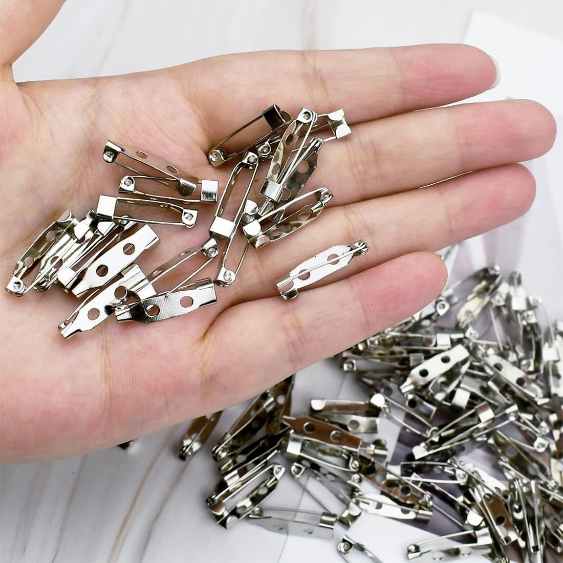JEYORZY 200Pezzi Spilla Distintivo Spille da Bar Spille di Sicurezza, Spille Posteriori di Gioiello, Spille da Balia,Spille Metalliche,Pins di Sicurezza per Gioielli e Artigianato, Spille di Sicurezza