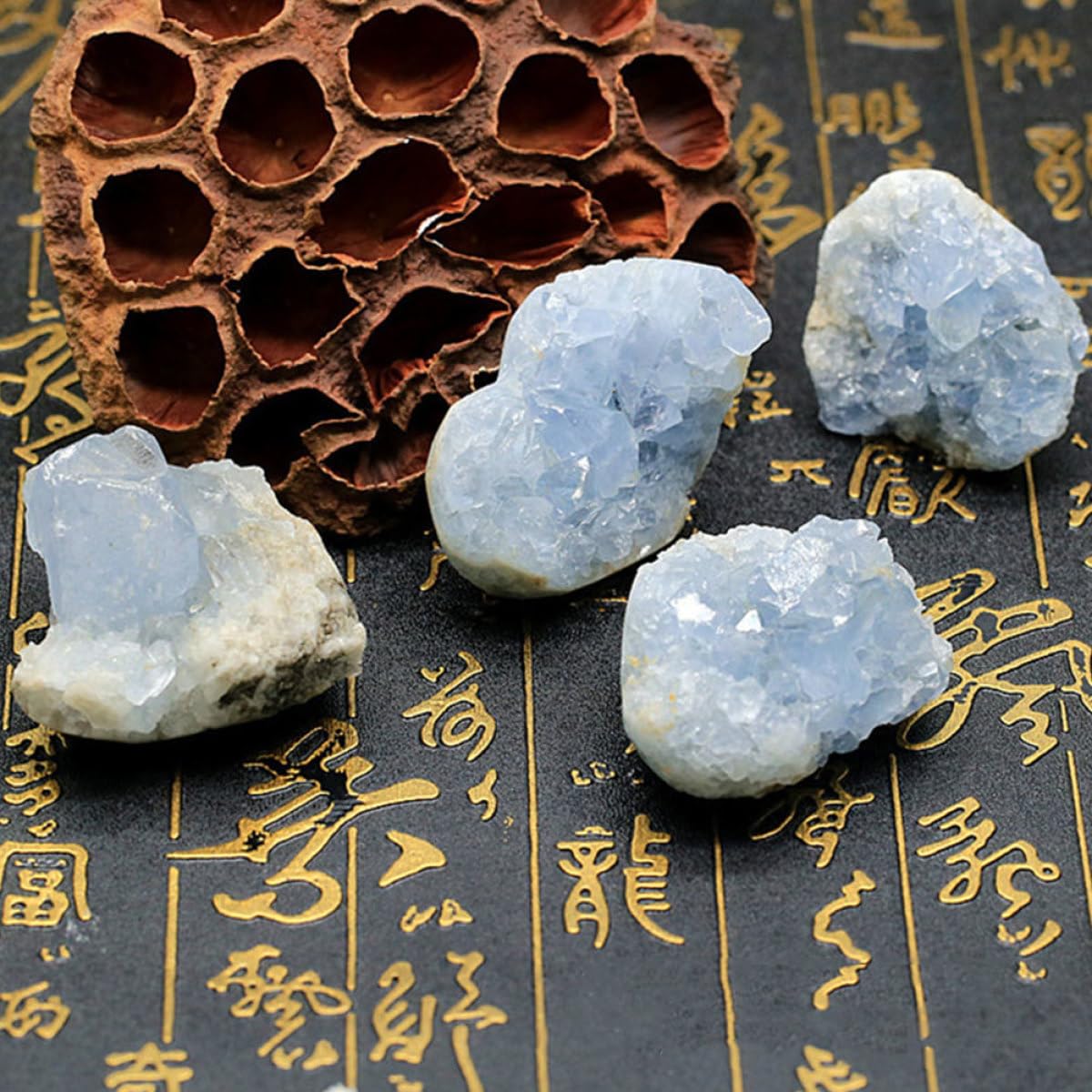 ULTECHNOVO Cristal de Celestita Natural para Joyería y Decoración, Pieza Mineral Aleatoria para Coleccionistas y Proyectos DIY en Investigaciones Geológicas