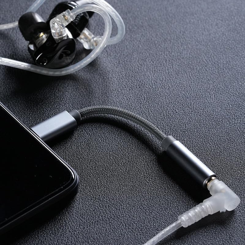 KZ AM01 connected to a smartphone and earphones